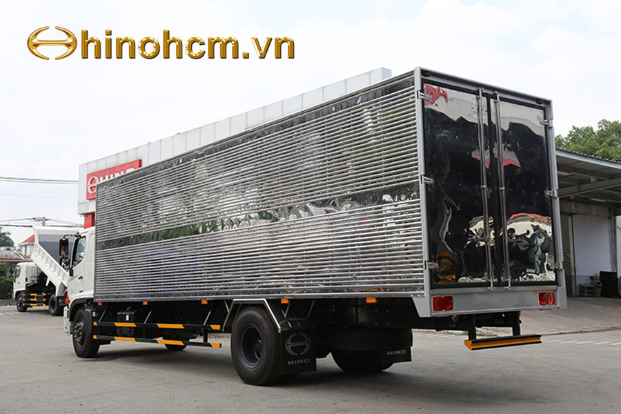 xe tải hino 8 tấn thùng kín siêu dài