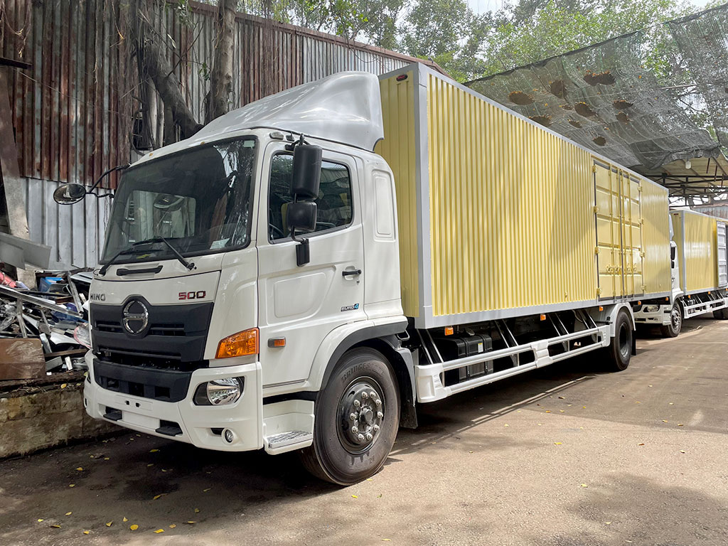 Xe tải hino 8 tấn, Hino FG Utralong, đóng thùng kín container