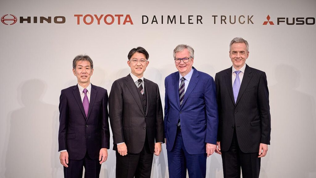 Hino - Toyota- Daimler - Fuso