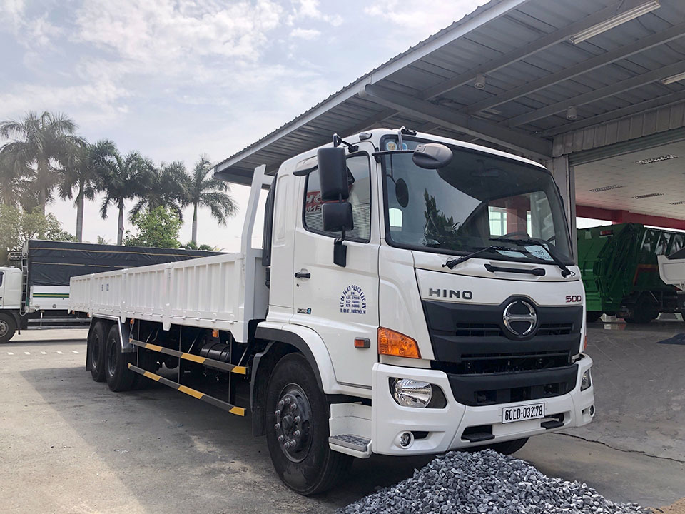 Xe hino 15 tấn thùng lửng