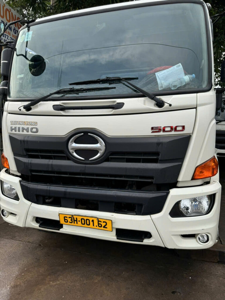 xe tai hino 8 tan cu dau xe