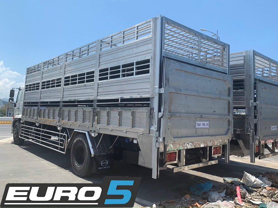 xe hino 8 tan cho heo sau